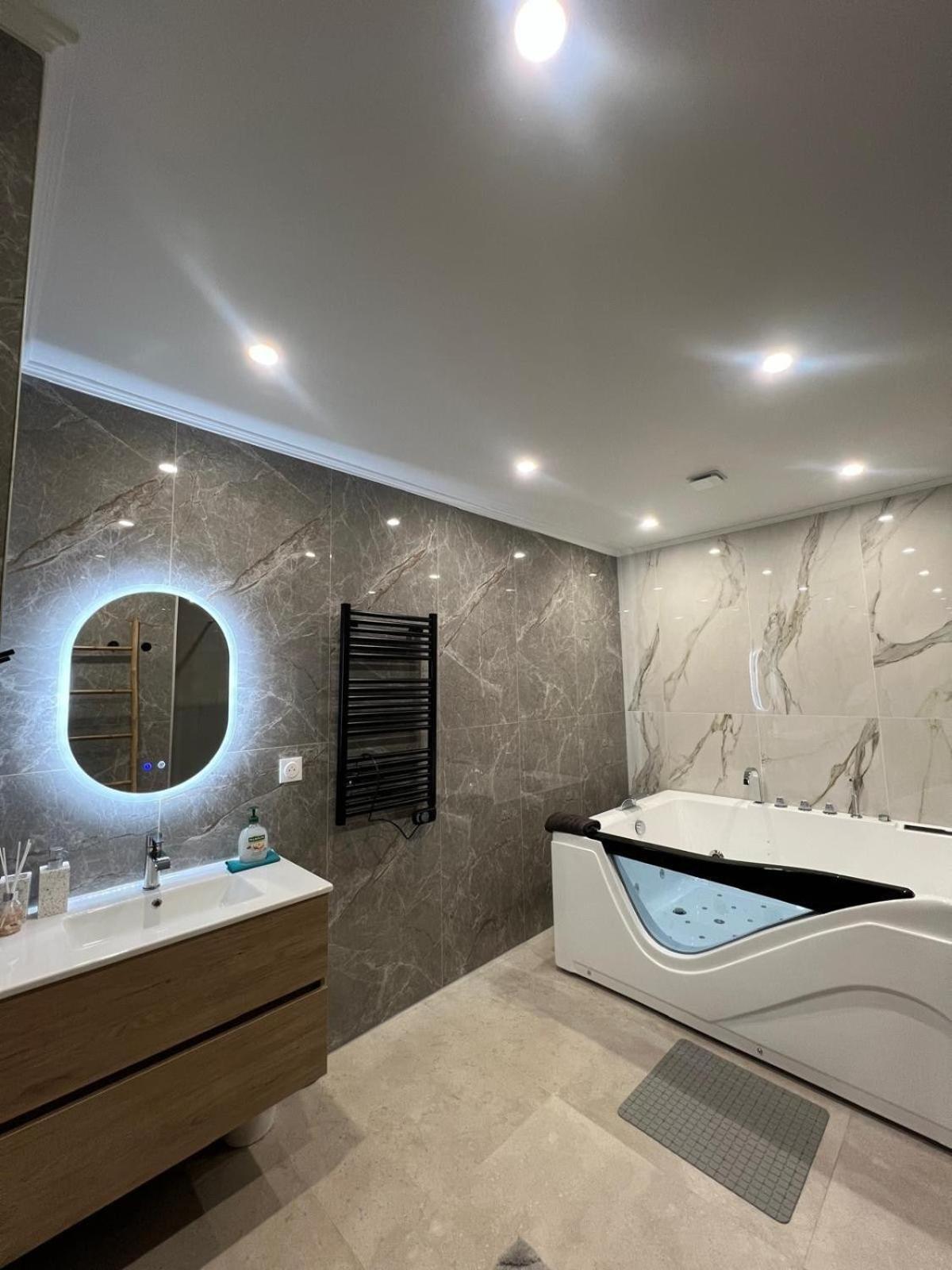 Apartment Spacious And Modern Loft With Balneo Space *